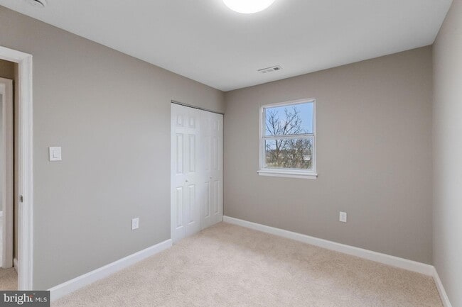 Building Photo - 18 W Orndorff Dr