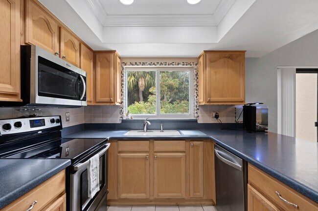 Building Photo - 3130 Kingswood Terrace