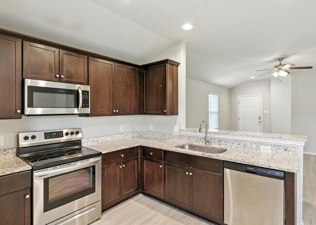 Building Photo - Immaculate 3BR/2BA Home Featuring Open-Con...
