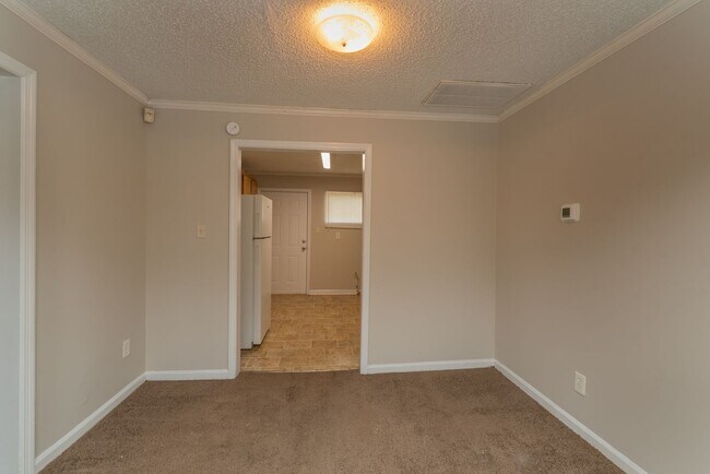 Building Photo - SECTION 8 ACCEPTED! - Cozy 2-Bedroom Home in Prime Augusta Location