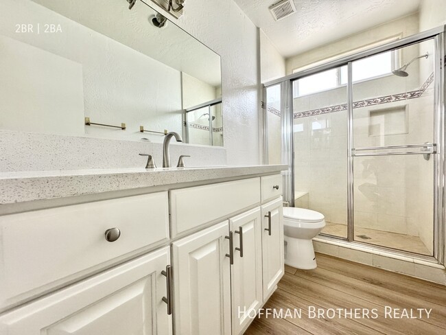 Building Photo - 1000 N Doheny Dr West Hollywood, CA 90069
