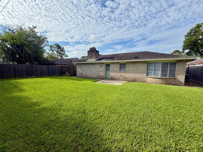 Building Photo - 13330 Cologne Dr