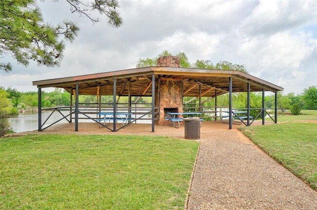 Building Photo - 1502 Briar Meadow Rd