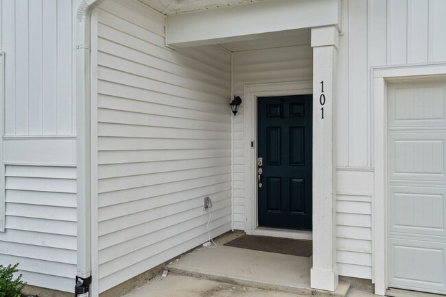 Building Photo - 101 Enfield Dr