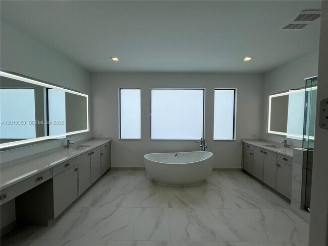 Building Photo - 9172 Silver Marsh Ln