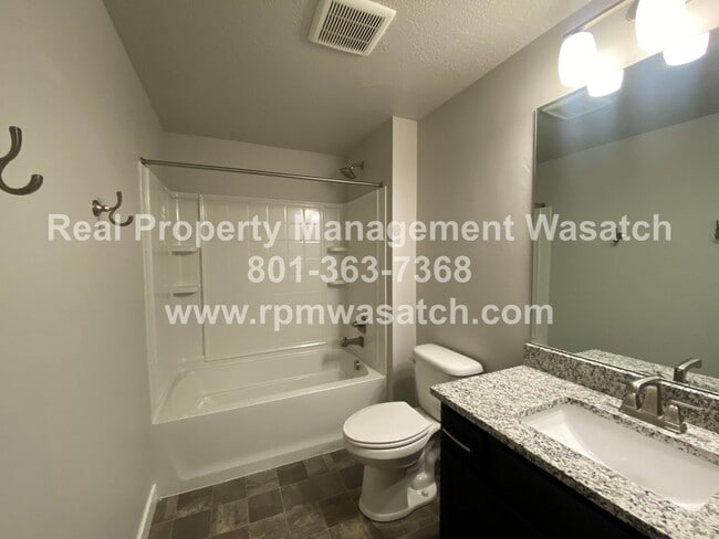 Building Photo - Beautiful 3 Bed, 4 Bath Townhome with 2-ca...