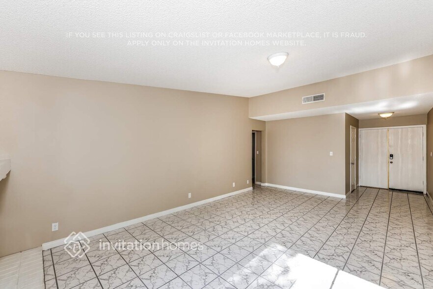 Building Photo - 346 Fuente Dr