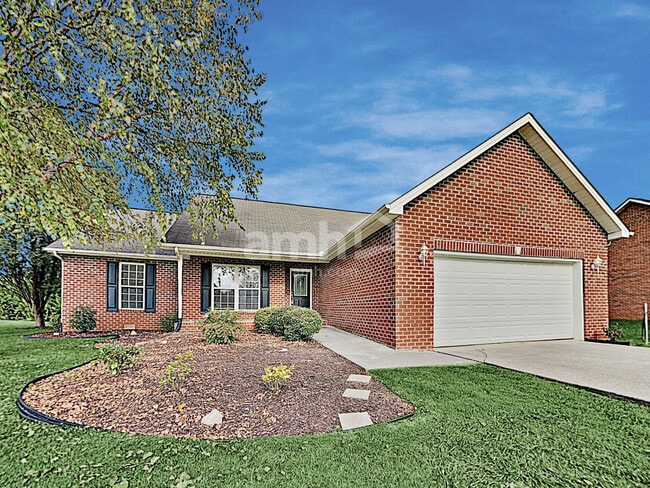 Building Photo - 1423 Newbury Ln