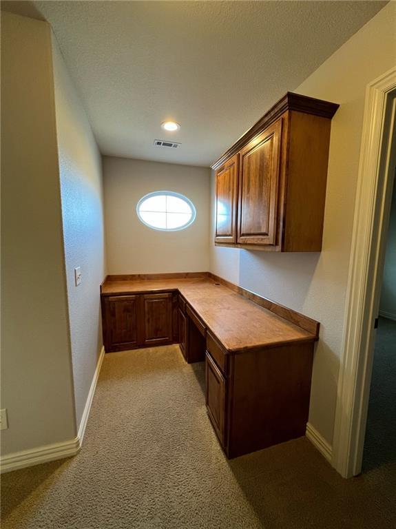 Building Photo - 1004 NE Carnahan Ct