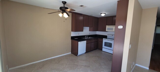 Building Photo - 1017 Quiet Creek Ln