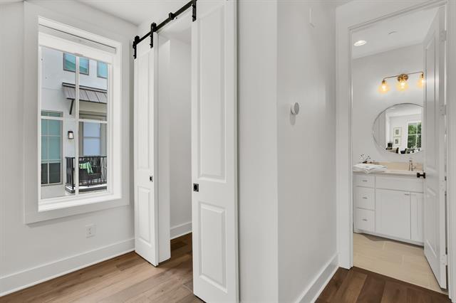 Building Photo - 4116 University Blvd