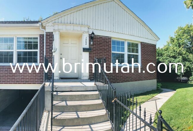 Building Photo - 1266 Parkway Ave