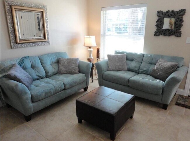 Building Photo - 280 Anderson Dr