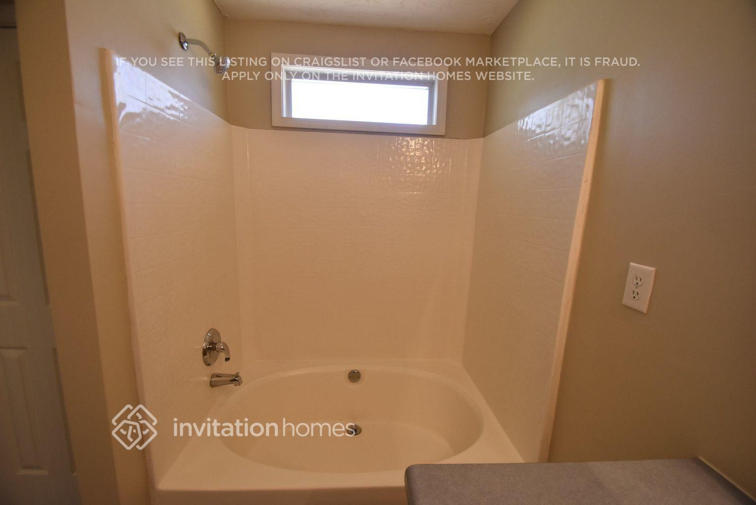 Building Photo - 1725 Stoneoak Cir