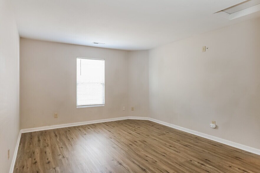 Building Photo - 831 Skywatch Ln