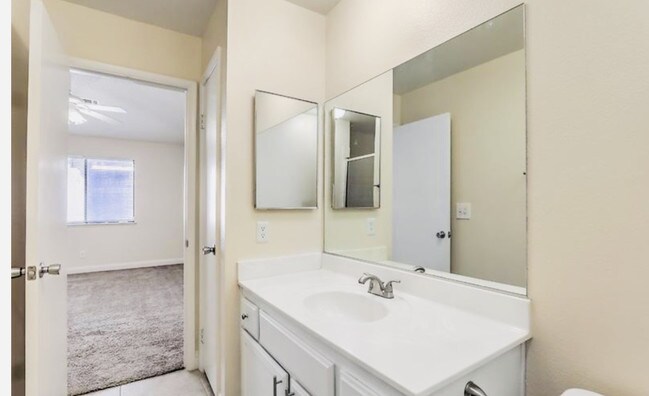 Building Photo - 317 Yardarm Way