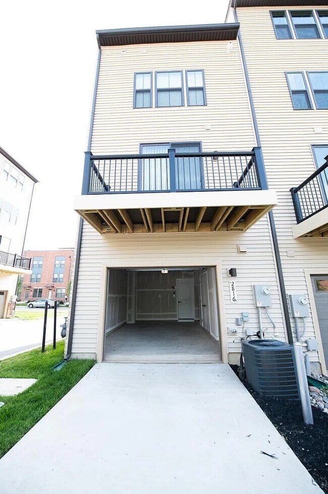 Building Photo - 2816-2816 Evansgreen Dr