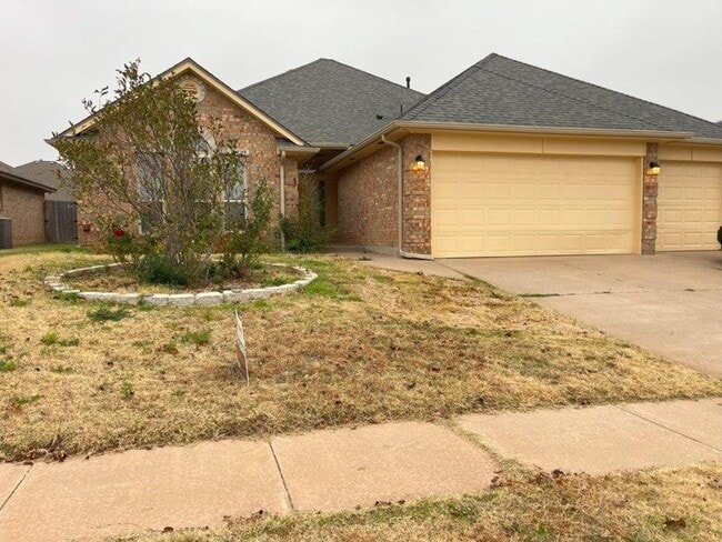 Building Photo - 3 bed plus office with storm shelter in Moore Schools!