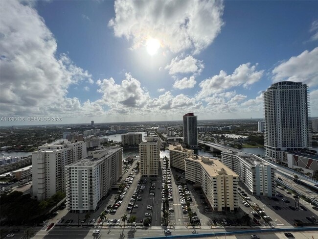 Building Photo - 1830 S Ocean Dr