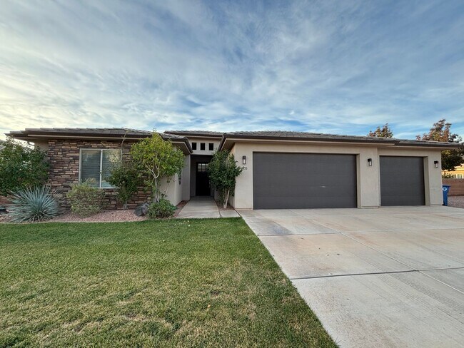 Primary Photo - SPACIOUS SINGLE LEVEL HOME IN WASHINGTON FIELDS FOR RENT!