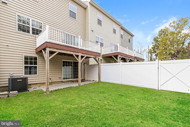 Building Photo - 5 Lani Ln