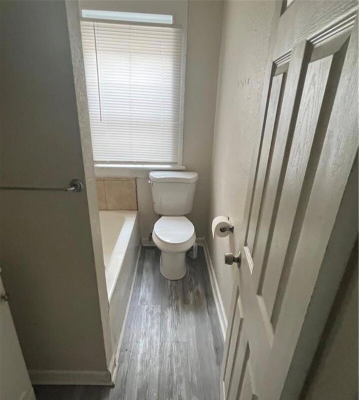 Building Photo - 1723 Lasalle Ave