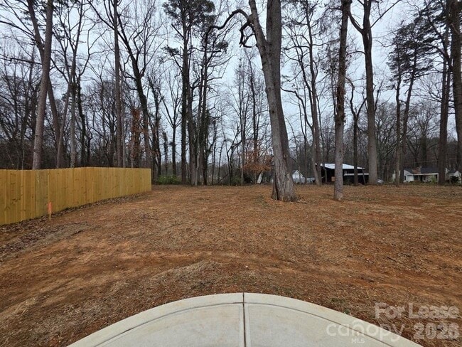 Building Photo - 215 Division Ave