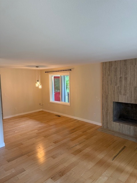 Building Photo - RARE FIND! 5 Bedroom Rambler with Fenced i...