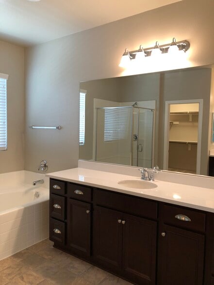 Master Bathroom - 30426 Cowboy Ln