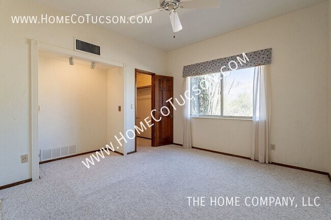 Building Photo - 5411 N Sundance Pl