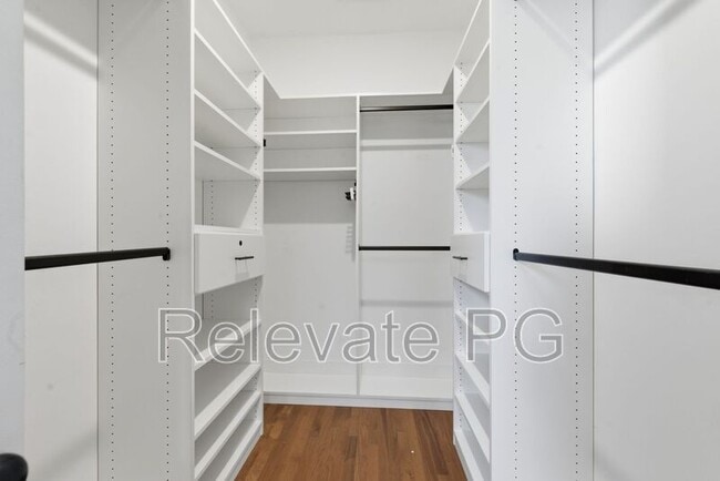 Building Photo - 1320 N 32nd St