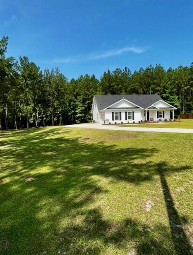 Building Photo - Beautiful Crooked Creek Home Monticello Fo...