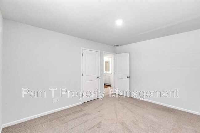 Building Photo - 512 Turpentine Trl