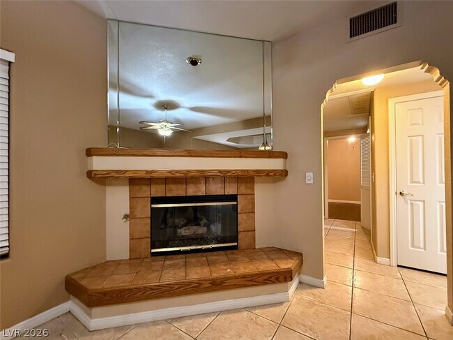 Building Photo - 1403 Santa Margarita St