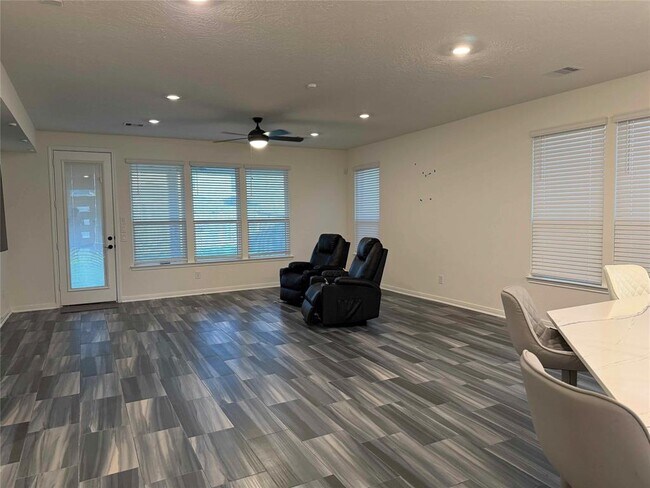 Building Photo - 15615 Birchdale Dr