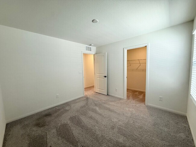 Building Photo - Spacious Southwest Las Vegas Gem | 5 Beds, Loft & 3,000+ Sq Ft Living