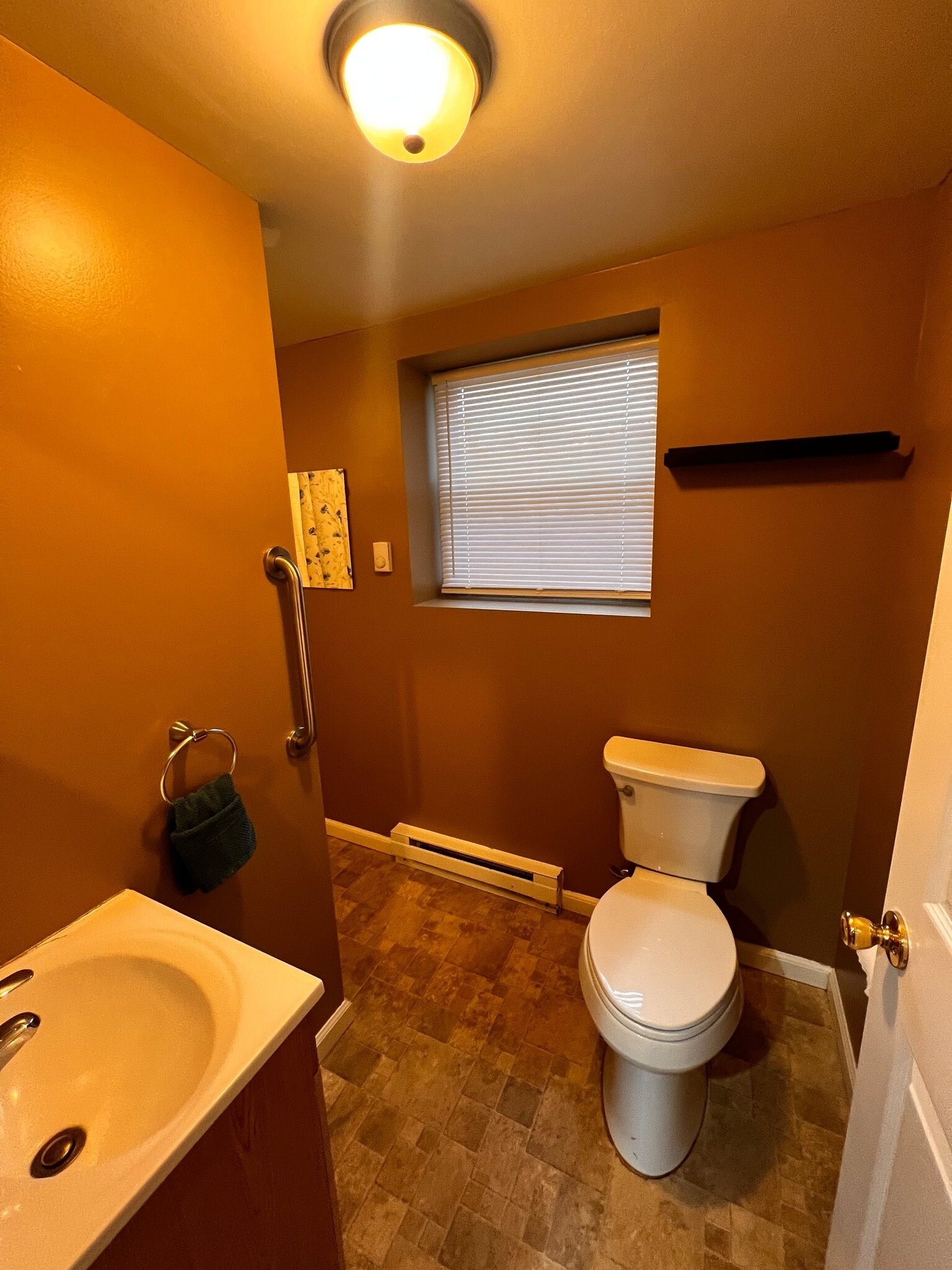 Building Photo - 736 Cedar Dr