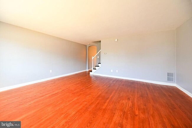 Building Photo - 1130 Linden Ave