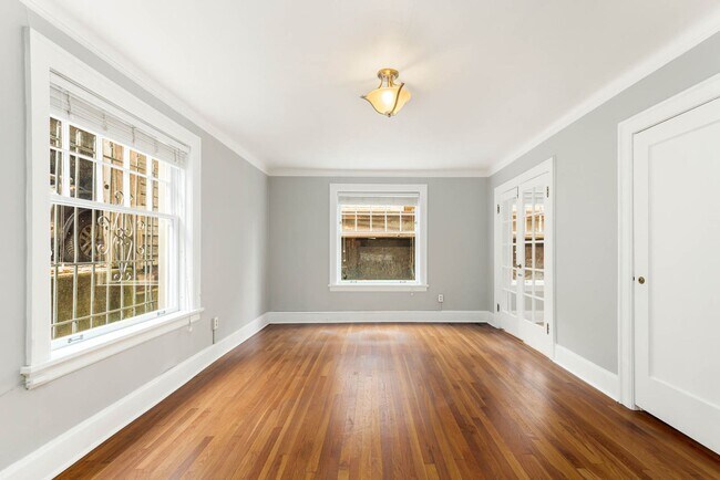 Building Photo - 321 Boylston Ave E