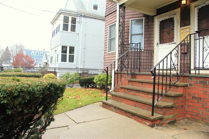 Building Photo - 23 Sargent St