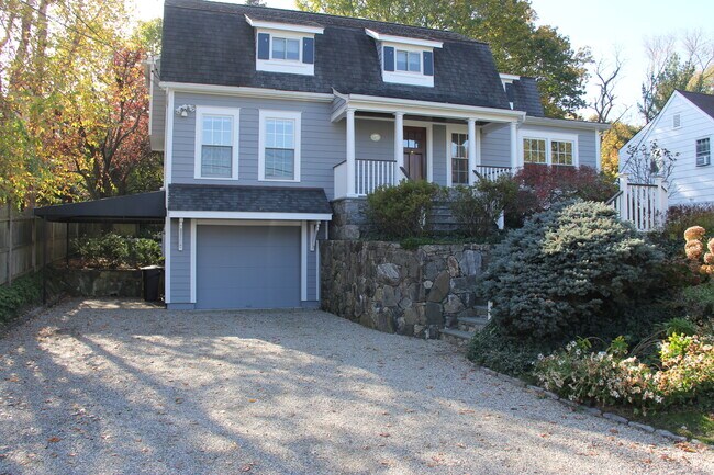 Primary Photo - 71 Benjamin St