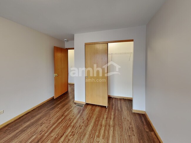 Building Photo - 1907 Arbor Falls Dr