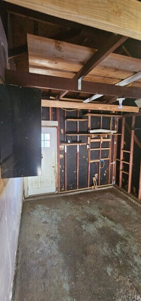 Building Photo - 7228 Linden St