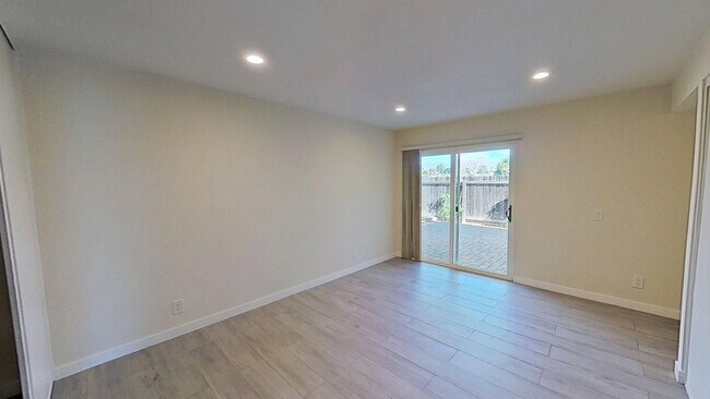 Building Photo - 25621 Califia Dr