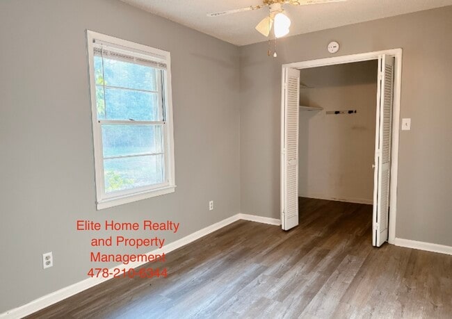 Building Photo - 233 Markwood Dr