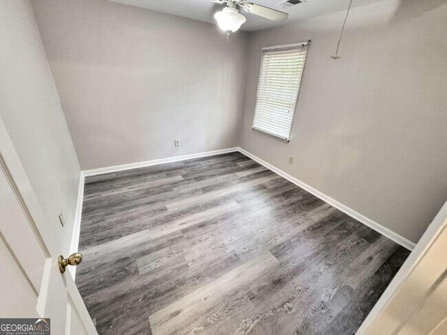 Building Photo - 4051 Coyte Dr