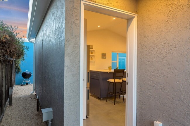 Building Photo - 930 Magnolia Dr