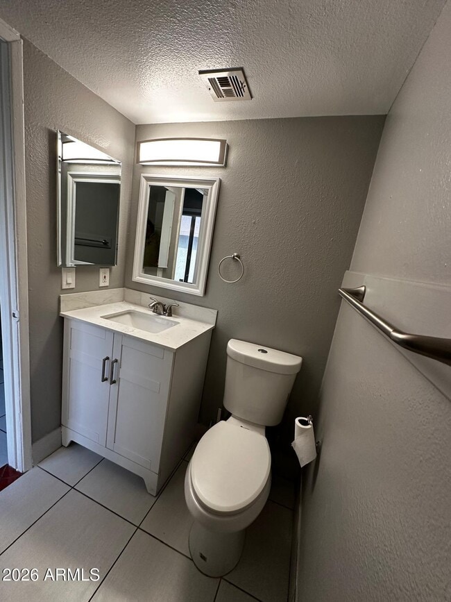 Building Photo - 1701 W Tuckey Ln