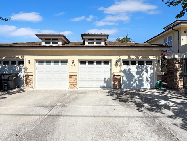 Building Photo - 456 Gabilan St