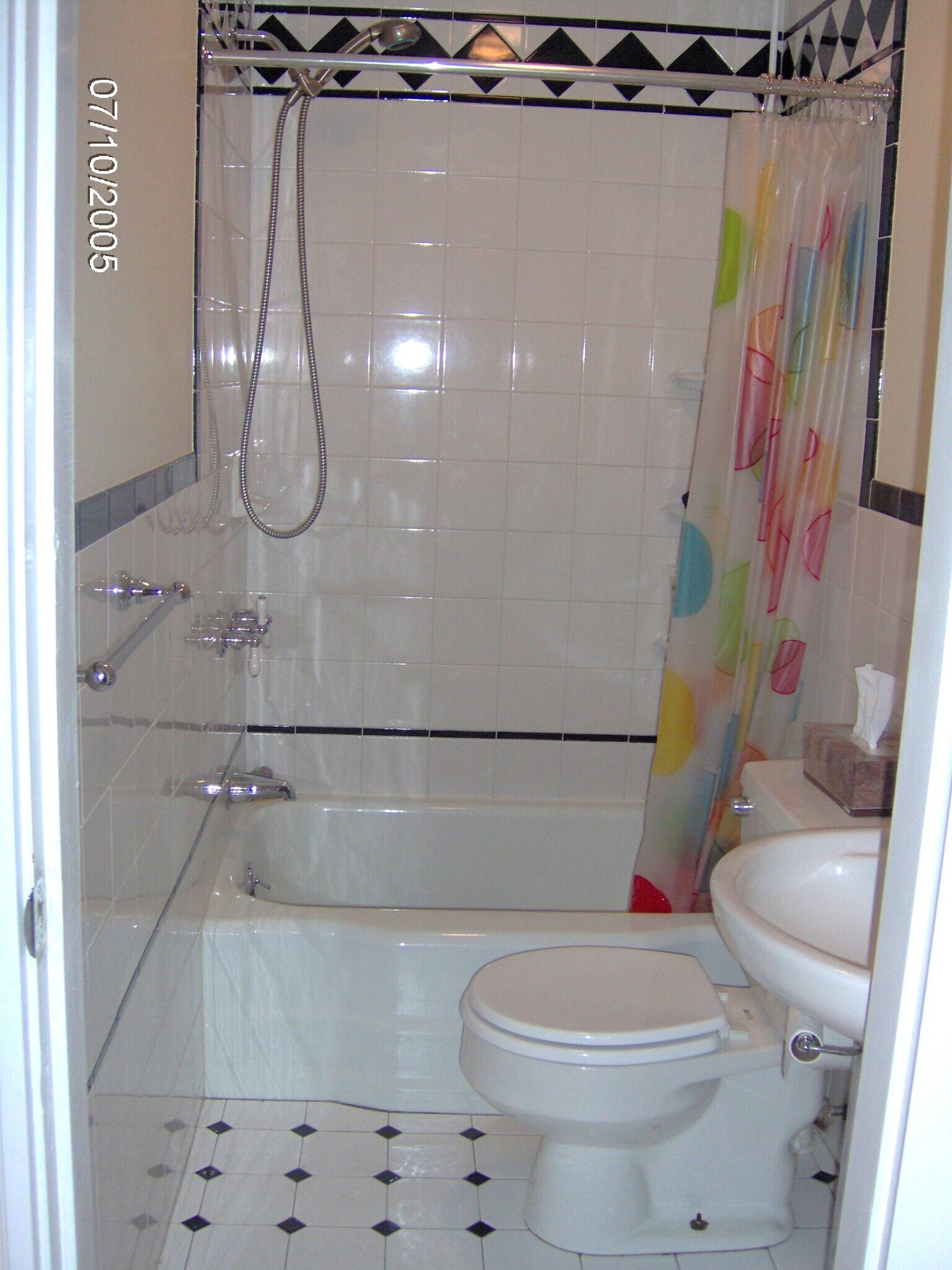 Bathroom - 2 Hardwick St